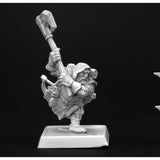 Reaper Pathfinder Miniatures: 60004 Harsk, Iconic Male Dwarf Ranger