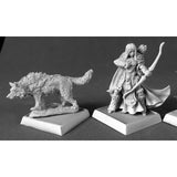 Reaper Pathfinder Miniatures: 60181 Adowyn & Leryn (Iconic Hunter & Wolf)