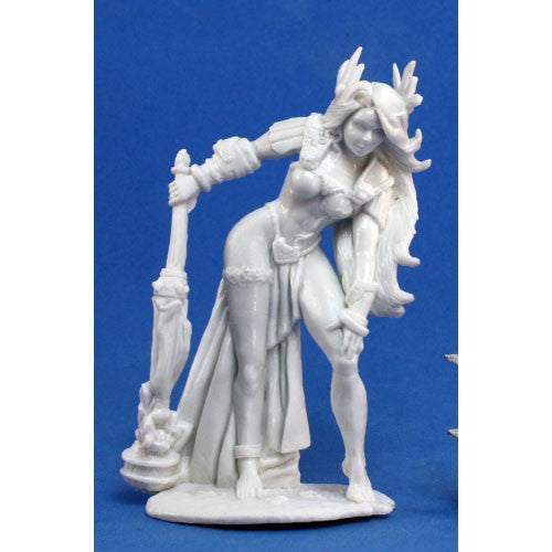 Reaper Dark Heaven Bones: 77162 Yephima, Female Cloud Giant